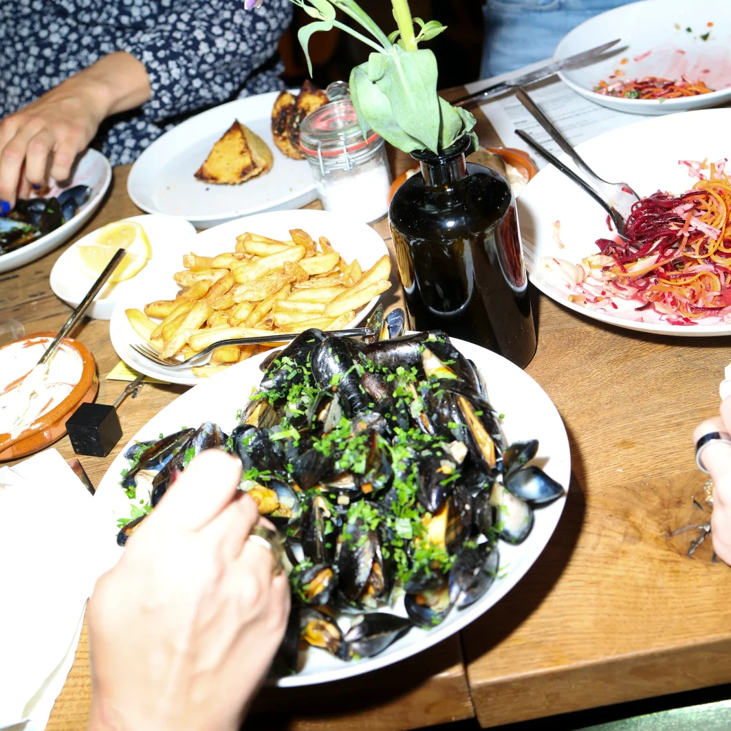 Frankfurter Neue Küche Küchenparty Muschelessen