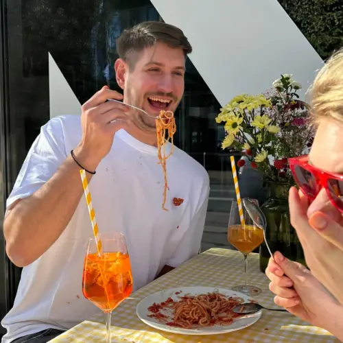 FRANKFURTER NEUE KÜCHE